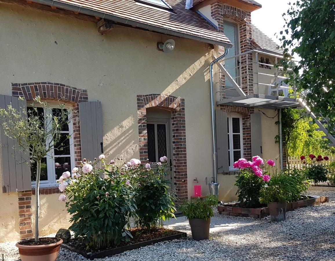 Magnolia54 Bed & Breakfast Louesme Bagian luar foto